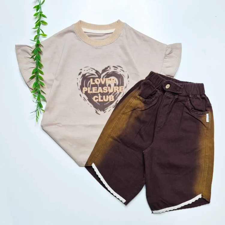 ست تیشرت و شلوارک دخترانه طرح قلبی جنس کتان