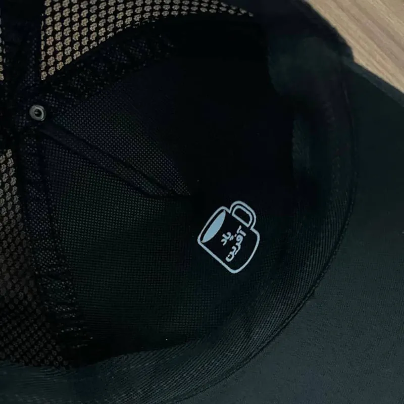 کلاه کپ پاد آفرین مدل فوتبالی بارسلونا کد 260 طرح تیم ورزشی کتان قابل تنظیم آفتاب گیر
